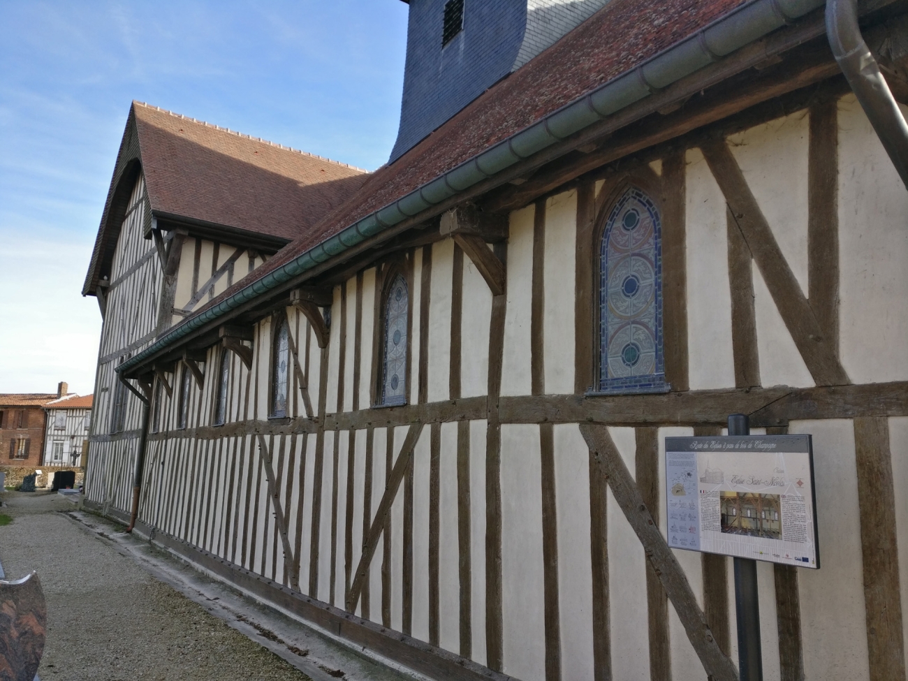 Réalisation bois : POTEAU POUTRE église lac du der